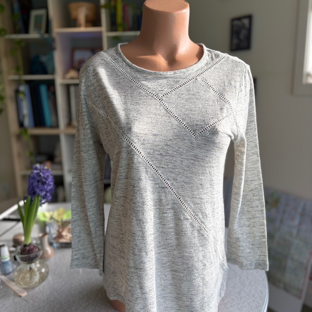 Stylish long sleeve topper style up.